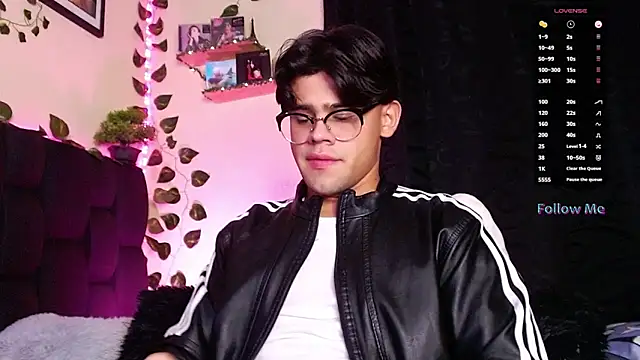 isaac-saenz online show from February 22, 12:16 am