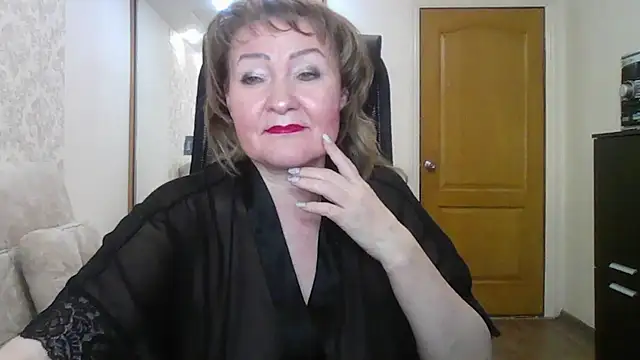 Victoria secrets  online show from February 13, 1:15 pm