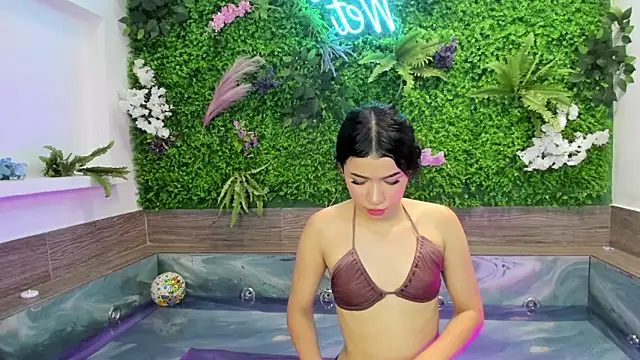 Arii moon online show from March 18, 8:37 pm