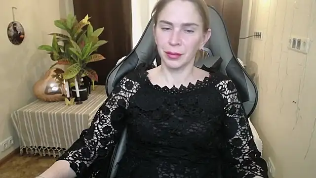 TessaDaybreak online show from February 27, 4:53 pm