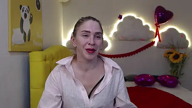 TessaDaybreak online show from March 15, 10:35 am