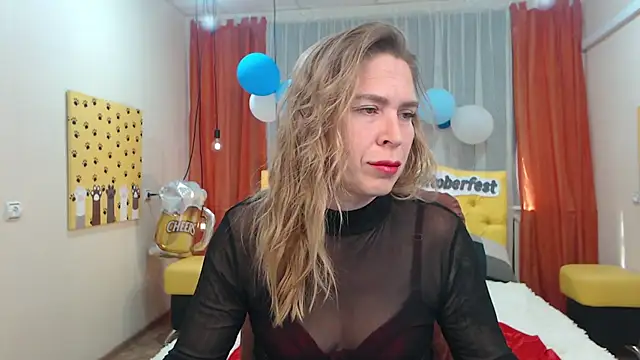 TessaDaybreak online show from October 3, 7:27 am