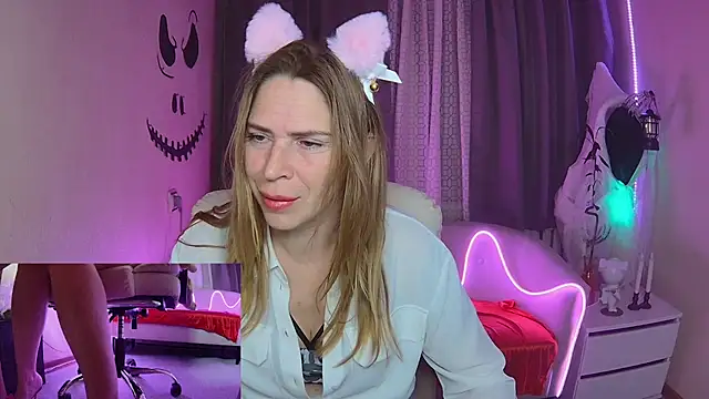 TessaDaybreak online show from October 24, 7:49 am