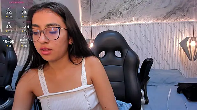 lucelly 15 online show from February 27, 6:09 pm