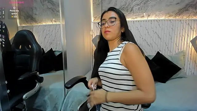 lucelly 15 online show from March 6, 11:47 am