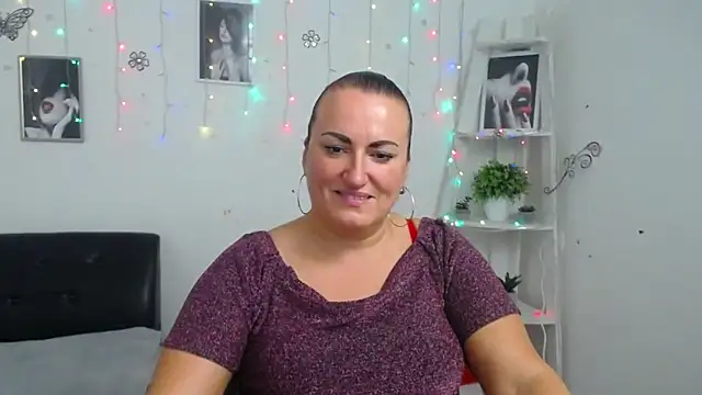 DianaMGG online show from October 9, 5:33 pm