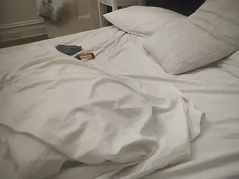 Snapshot of MystiqueRider chatting on February 28, 9:25 am MystiqueRider online show from February 28, 9:25 am