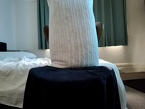 Snapshot of MystiqueRider chatting on March 21, 10:28 pm MystiqueRider online show from March 21, 10:28 pm