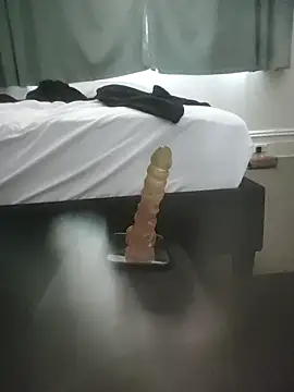 Snapshot of MystiqueRider chatting on September 27, 11:10 pm MystiqueRider online show from September 27, 11:10 pm