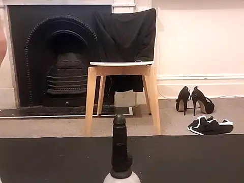 Snapshot of MystiqueRider chatting on October 17, 2:52 pm MystiqueRider online show from October 17, 2:52 pm