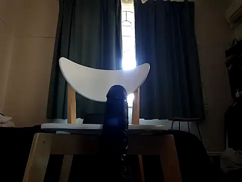 Snapshot of MystiqueRider chatting on November 19, 6:35 am MystiqueRider online show from November 19, 6:35 am