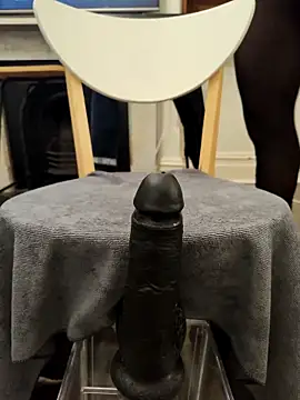 Snapshot of MystiqueRider chatting on November 22, 4:33 am MystiqueRider online show from November 22, 4:33 am