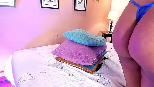 SofiaBennett  online show from March 21, 3:13 pm