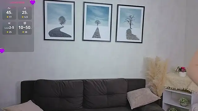 Snapshot of EdlaHewell chatting on October 2, 11:23 pm EdlaHewell online show from October 2, 11:23 pm