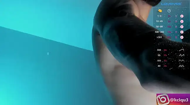 Snapshot of K_cique chatting on March 4, 1:55 am K cique online show from March 4, 1:55 am