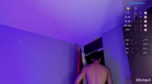 Snapshot of K_cique chatting on March 7, 1:20 am K cique online show from March 7, 1:20 am