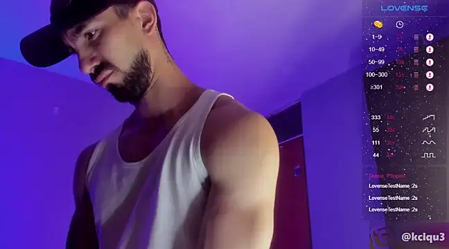 Snapshot of K_cique chatting on March 8, 12:22 am K cique online show from March 8, 12:22 am