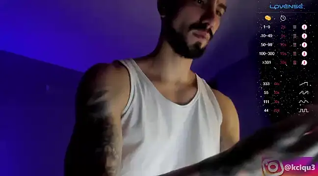 Snapshot of K_cique chatting on March 8, 5:43 pm K cique online show from March 8, 5:43 pm