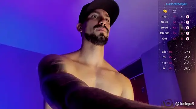 Snapshot of K_cique chatting on March 11, 9:59 pm K cique online show from March 11, 9:59 pm