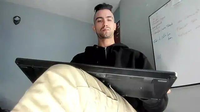 Snapshot of K_cique chatting on September 27, 2:05 am K cique online show from September 27, 2:05 am