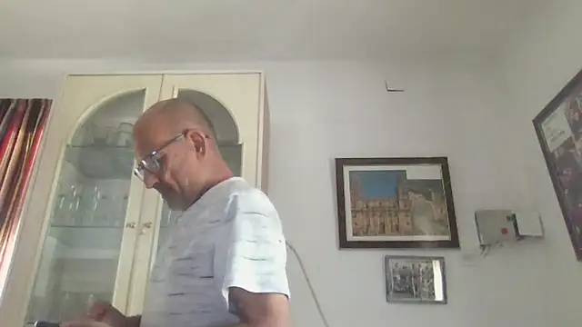 llopaco online show from October 8, 11:30 am