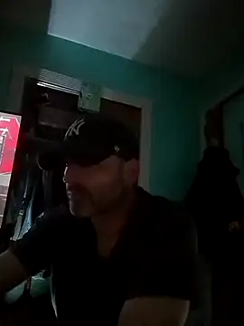 Snapshot of Novabear6996 chatting on March 5, 7:49 am Novabear6996 online show from March 5, 7:49 am