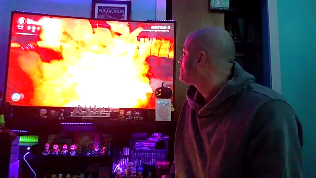 Snapshot of Novabear6996 chatting on October 17, 4:04 am Novabear6996 online show from October 17, 4:04 am