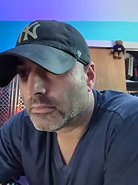 Snapshot of Novabear6996 chatting on November 9, 10:52 pm Novabear6996 online show from November 9, 10:52 pm