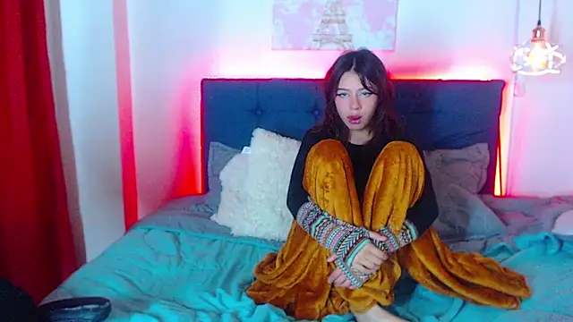 fyreandfox  online show from March 6, 10:47 pm