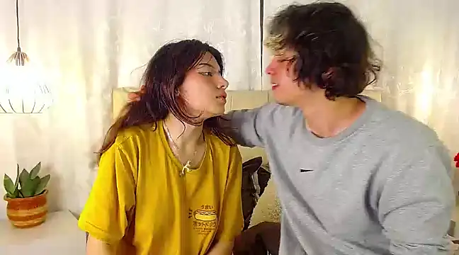 fyreandfox  online show from March 10, 10:34 pm