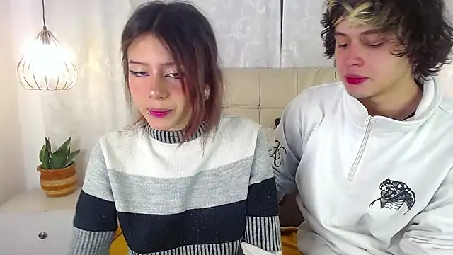 fyreandfox  online show from March 17, 7:48 pm