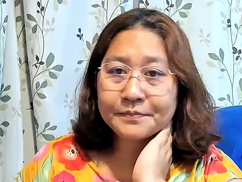 hotchubby88 online show from September 26, 6:17 am