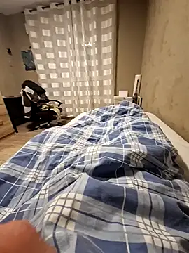 Snapshot of DerechteJunge chatting on February 16, 3:47 am DerechteJunge online show from February 16, 3:47 am