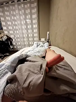 Snapshot of DerechteJunge chatting on February 22, 4:40 am DerechteJunge online show from February 22, 4:40 am