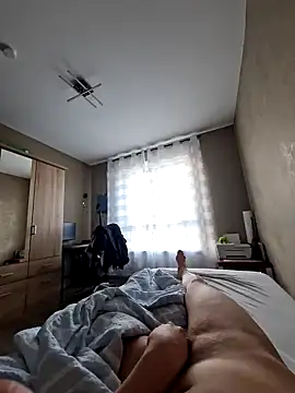 Snapshot of DerechteJunge chatting on March 9, 7:01 am DerechteJunge online show from March 9, 7:01 am