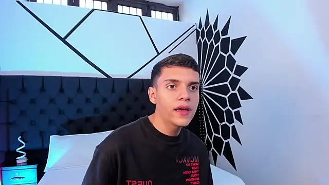 JacobRoberts1 online show from October 9, 9:13 pm