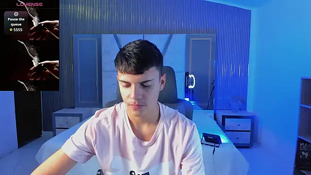 JacobRoberts1 online show from October 15, 9:04 pm