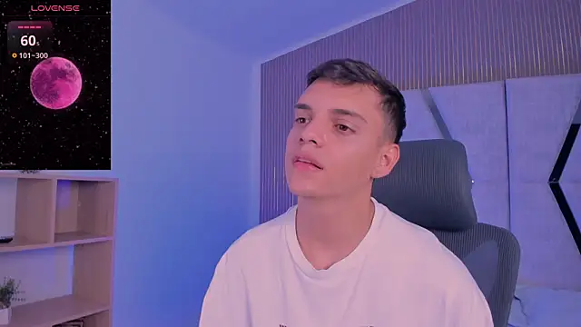 JacobRoberts1 online show from November 4, 8:30 pm