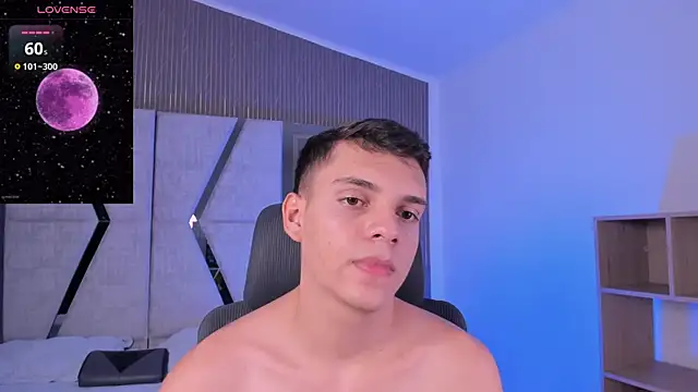 JacobRoberts1 online show from November 5, 9:48 pm