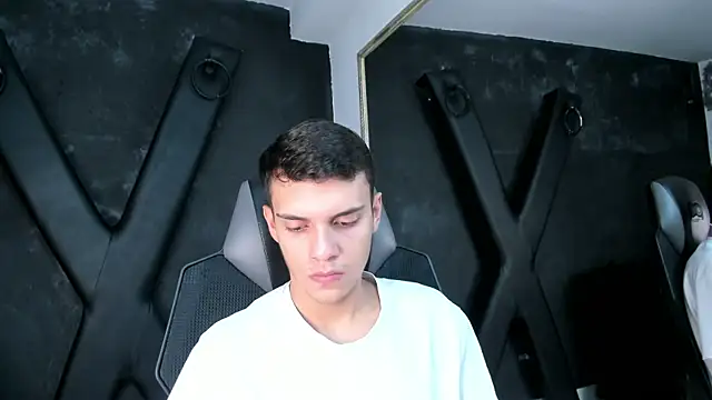 JacobRoberts1 online show from November 21, 9:35 pm