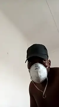 Snapshot of bosszonke123 chatting on February 15, 8:54 pm bosszonke123 online show from February 15, 8:54 pm