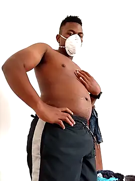 Snapshot of bosszonke123 chatting on February 16, 12:32 pm bosszonke123 online show from February 16, 12:32 pm