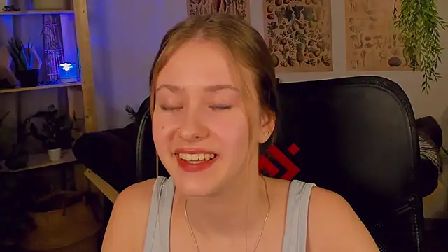 EveMundie online show from March 17, 8:19 pm