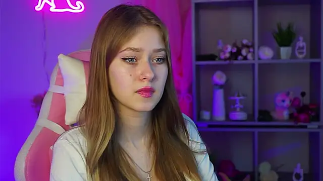 EveMundie online show from March 22, 12:25 pm