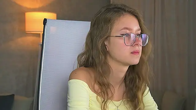 EveMundie online show from September 12, 9:42 am