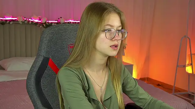 EveMundie online show from September 26, 6:39 am