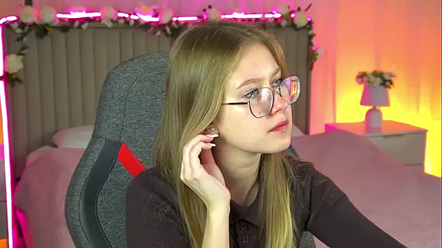 EveMundie online show from October 16, 10:38 am