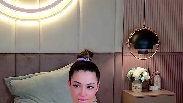 Snapshot of Alice_Deleon chatting on February 20, 12:41 am Alice Deleon online show from February 20, 12:41 am