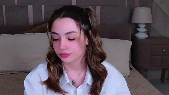 Snapshot of Alice_Deleon chatting on February 22, 3:56 am Alice Deleon online show from February 22, 3:56 am