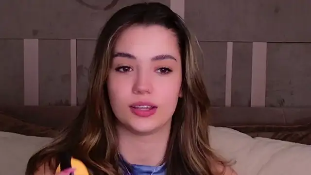 Snapshot of Alice_Deleon chatting on February 24, 12:52 am Alice Deleon online show from February 24, 12:52 am